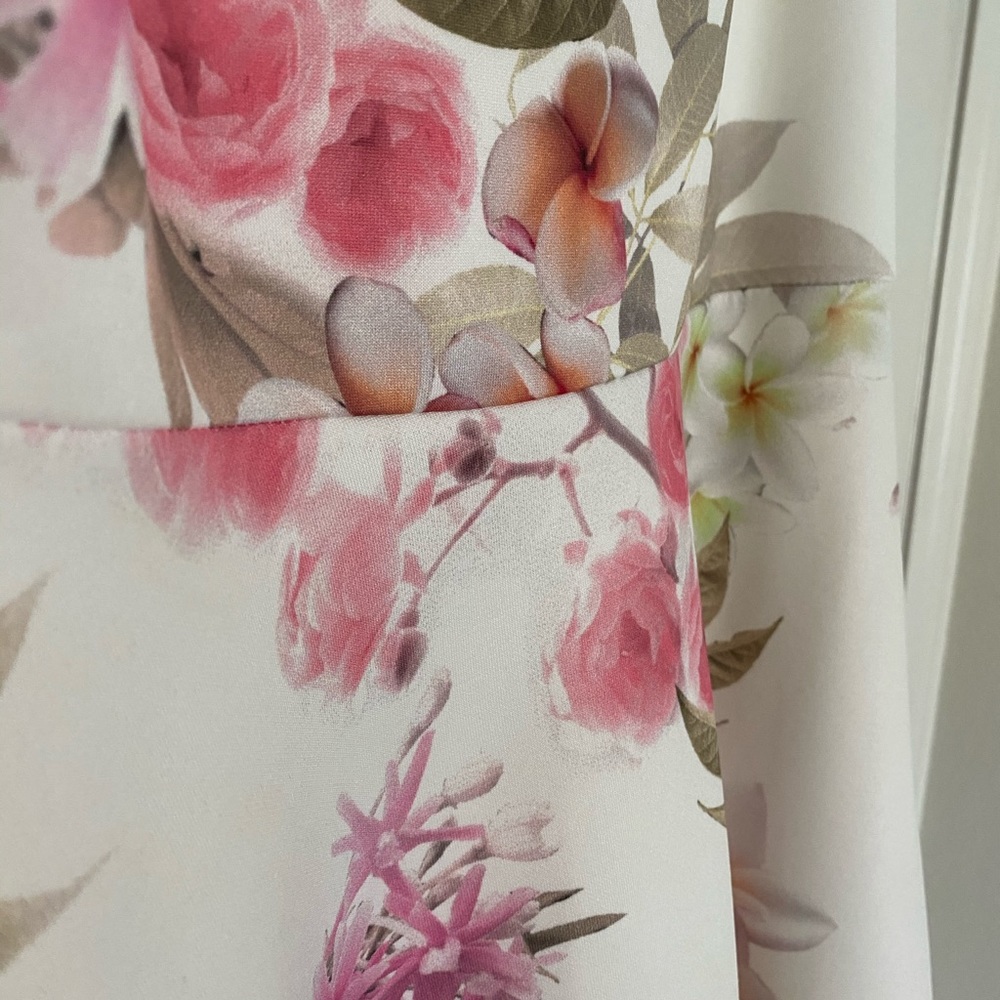 Dress - Picture 3 of 4